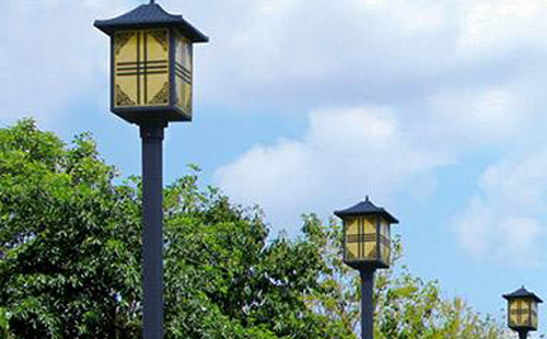 巴宜庭院灯安装间距与布灯设计全解析